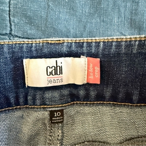CAbi Hi-low Crop Two Tone Jeans Size 10 - Picture 8 of 8